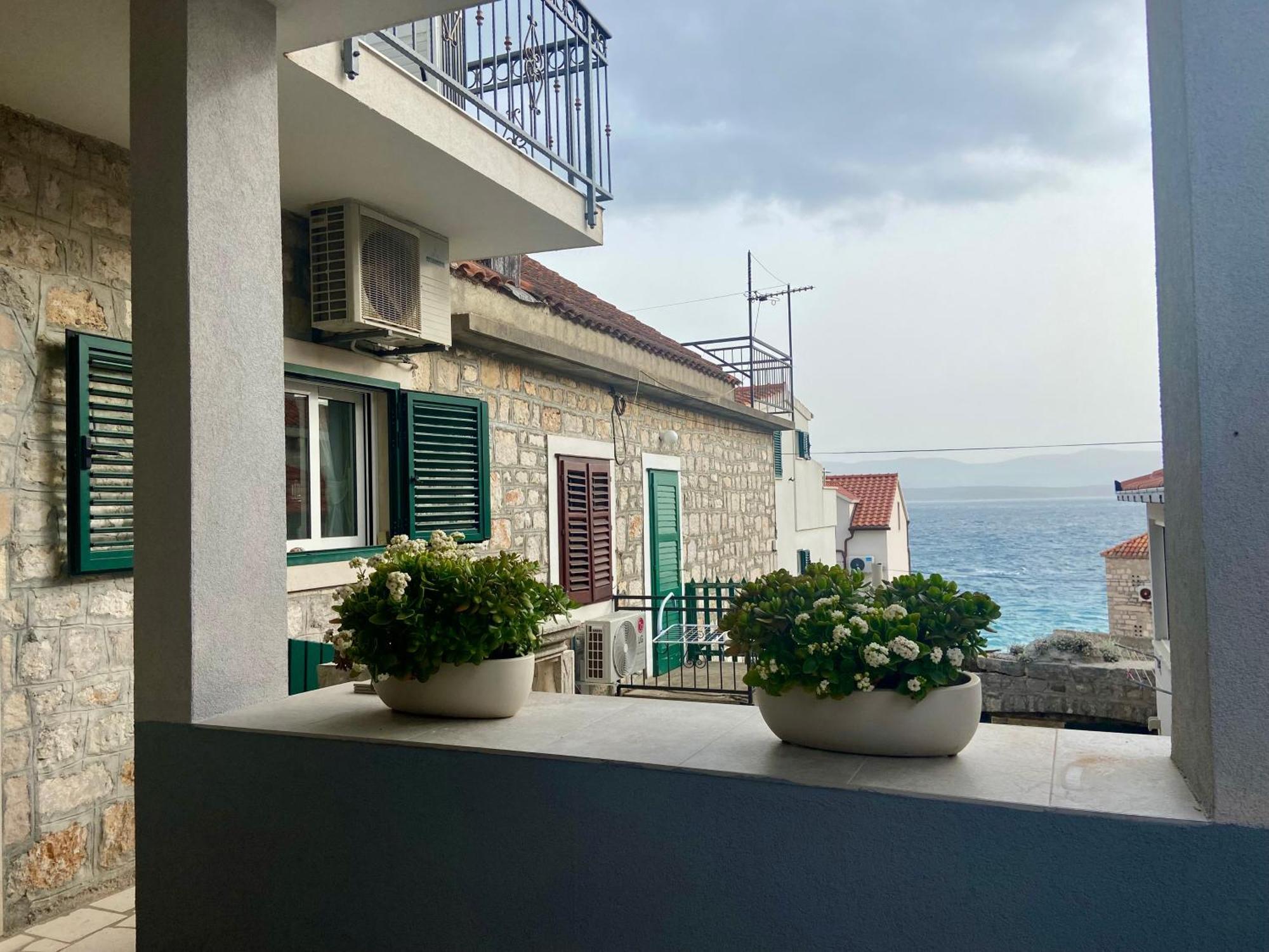 Apartment Simon - Old Stone Charm, Central Bol Life エクステリア 写真