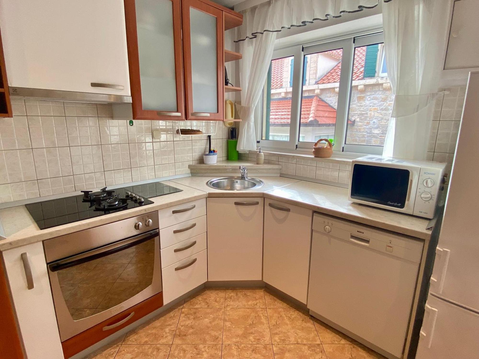 Apartment Simon - Old Stone Charm, Central Bol Life エクステリア 写真