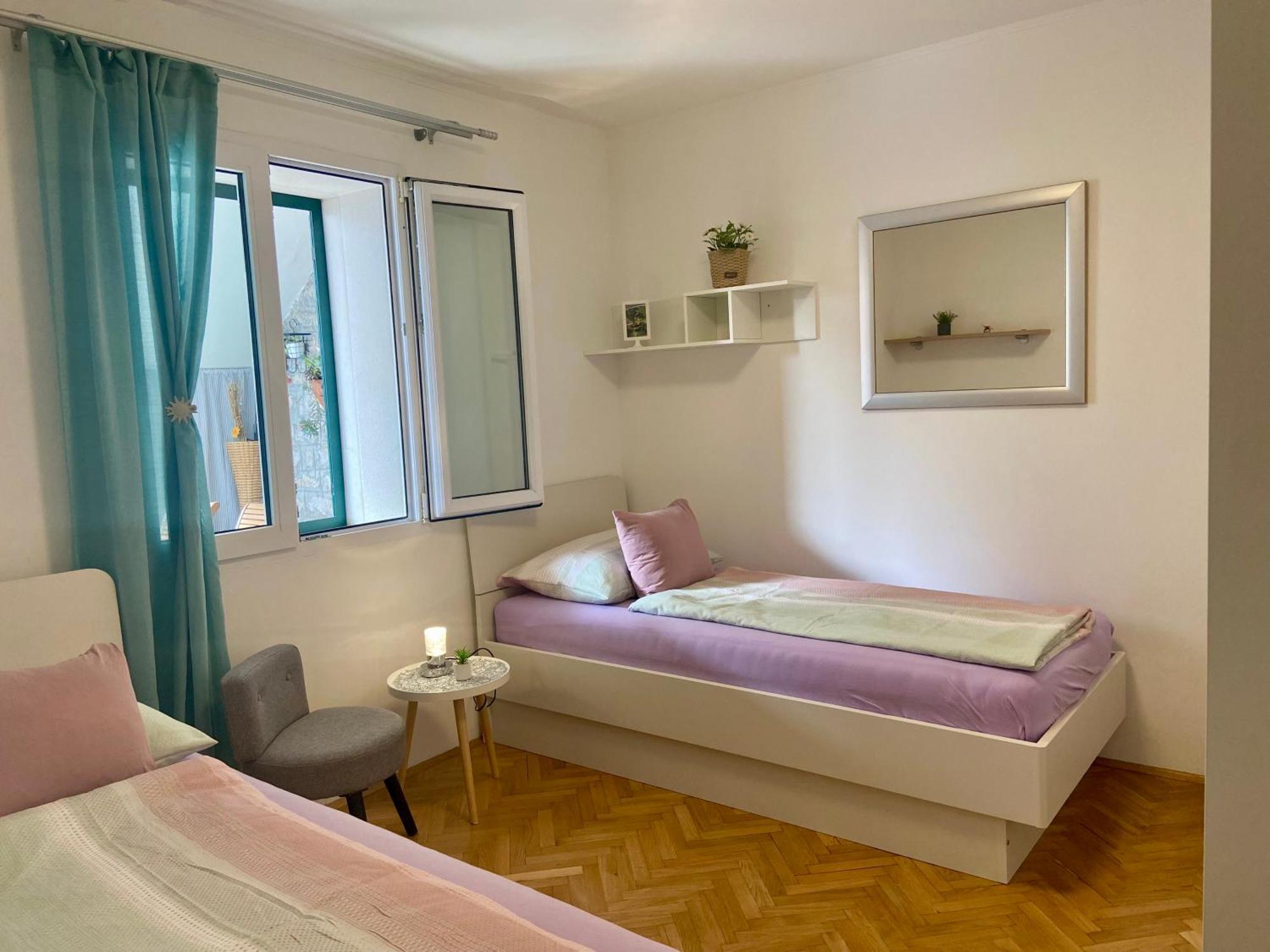 Apartment Simon - Old Stone Charm, Central Bol Life エクステリア 写真