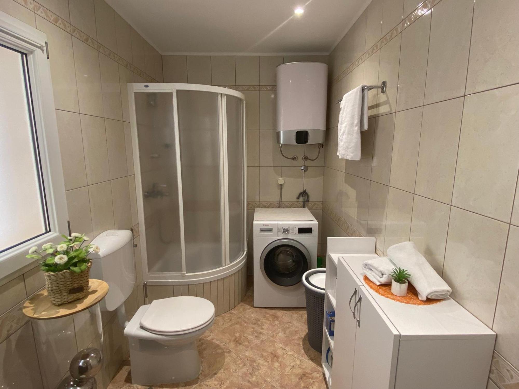 Apartment Simon - Old Stone Charm, Central Bol Life エクステリア 写真